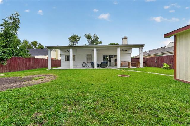 Building Photo - 7009 Shadow Bend Dr