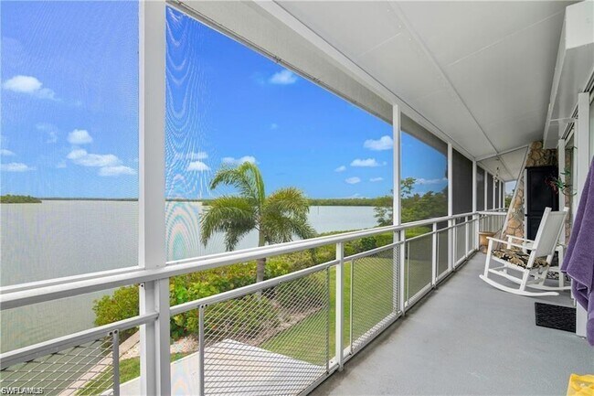 Building Photo - 330 Kon Tiki Dr