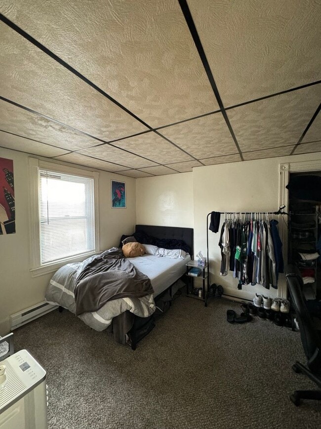 Building Photo - Pitt Student Housing – Spacious 5-Bed, 2-B...