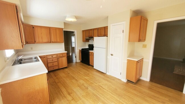 Building Photo - Spacious 3 bedroom 2 bathroom in Gastonia