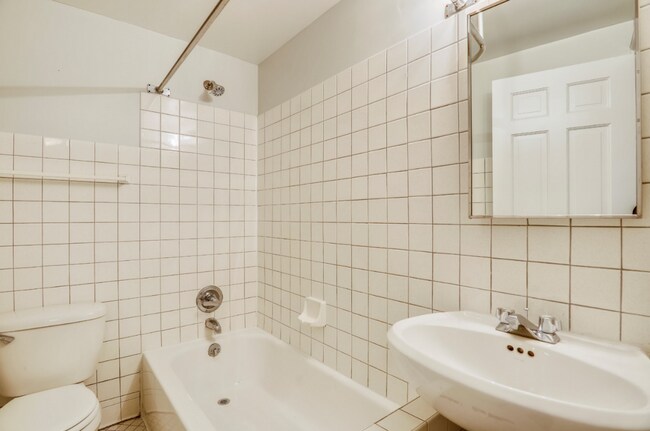 Building Photo - Junior League - 3039 M