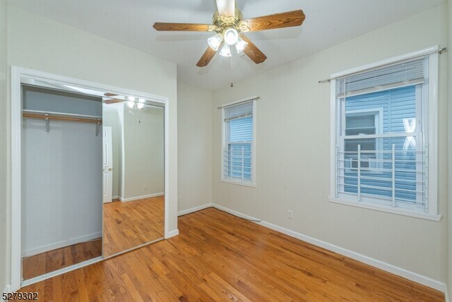 Building Photo - 165 Hillside Ave