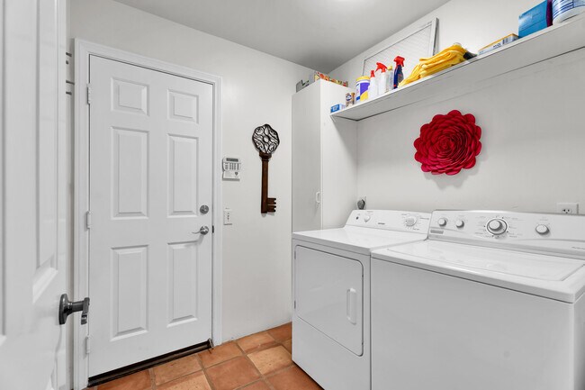 Building Photo - 52420 Avenida Juarez