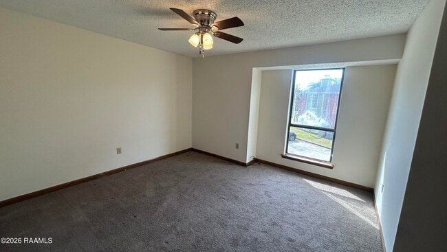 Building Photo - 16633 West Dr