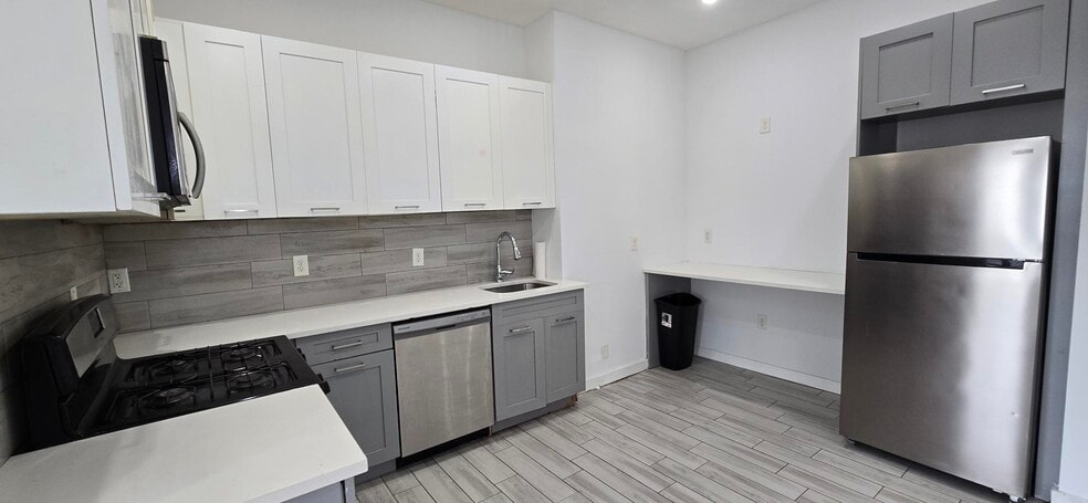 Unit 3 - 487 Ocean Ave