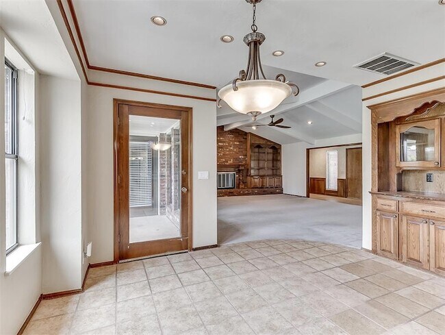 Building Photo - 12414 S Villa Ave