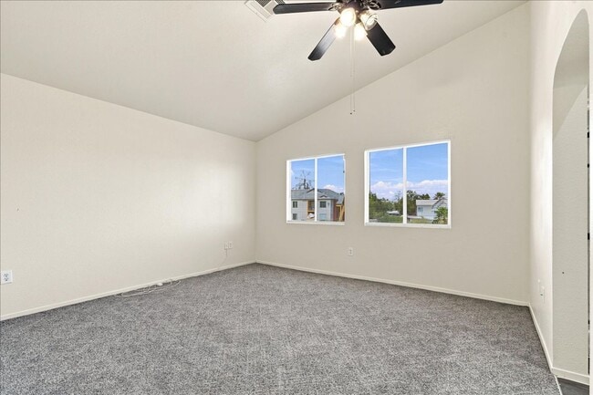 Building Photo - 2576 Silver Shadow Dr