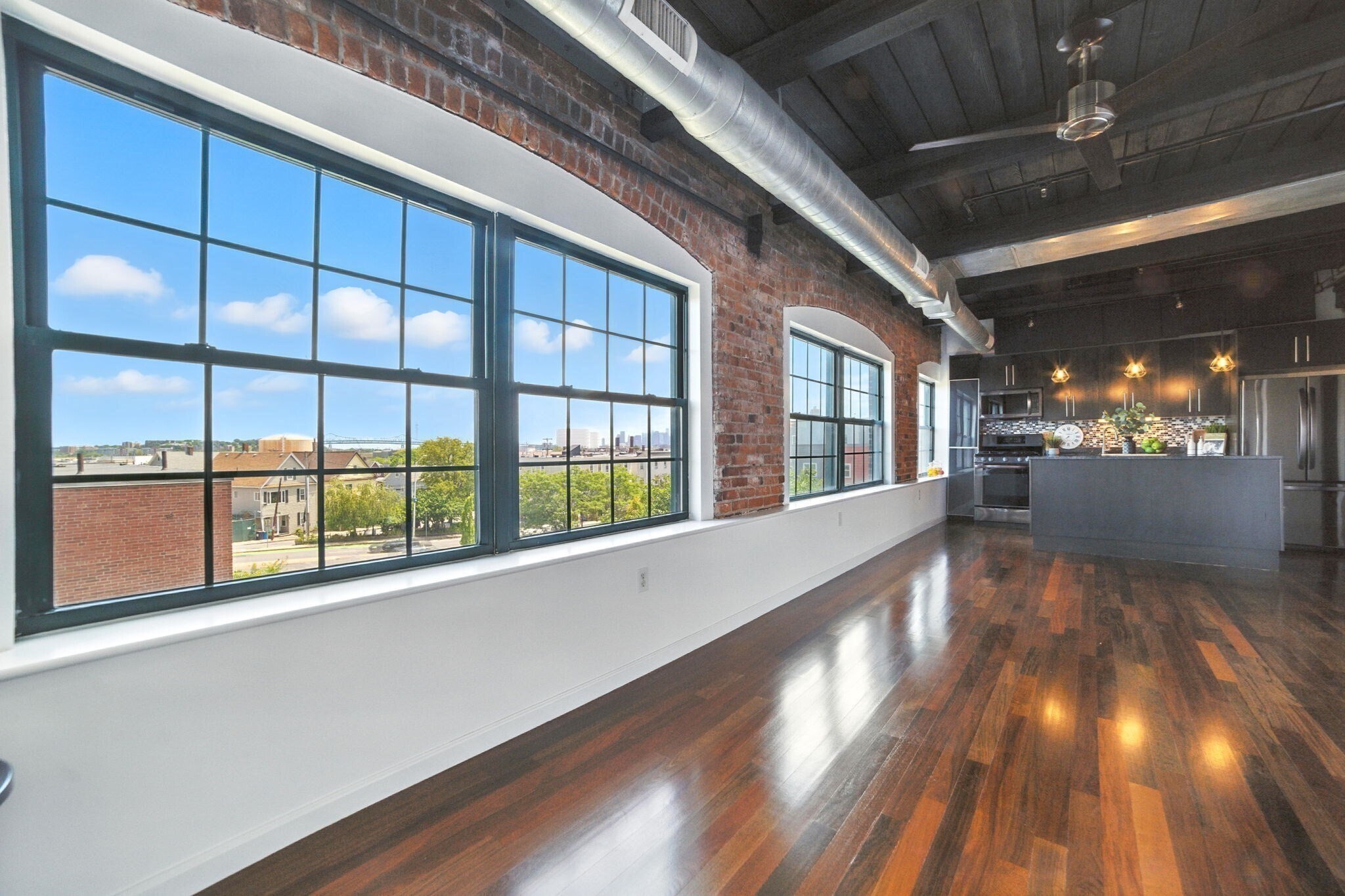 Building Photo - 210 Broadway