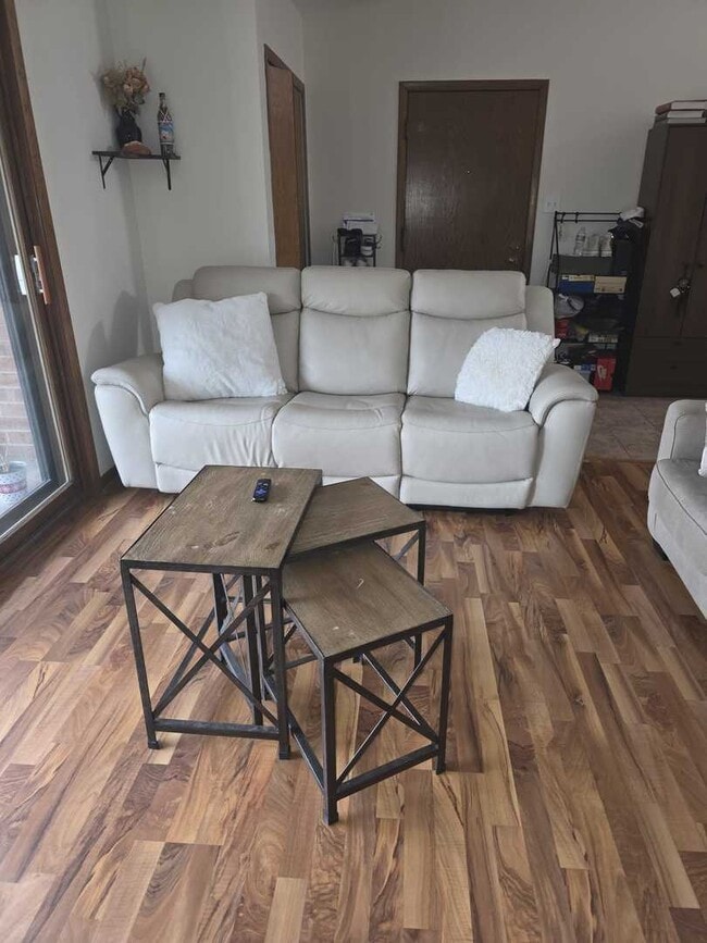 Building Photo - 9950 Treetop Dr