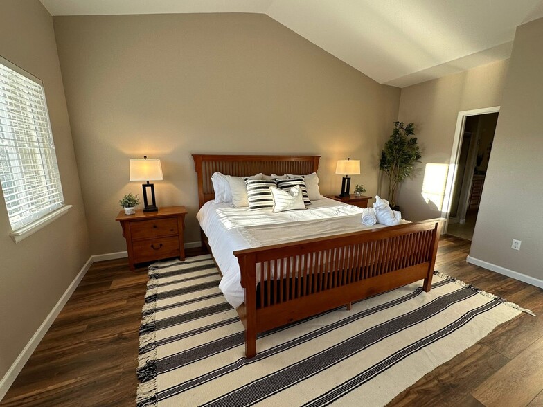 Primary Bedroom - 6253 Kilmer Loop