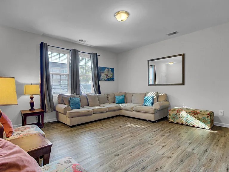 Building Photo - 1052 Lexi Ct