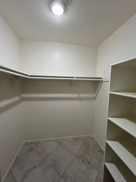 Building Photo - 1201 S McClintock Dr