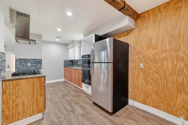 Building Photo - 19818 Packwood Dr