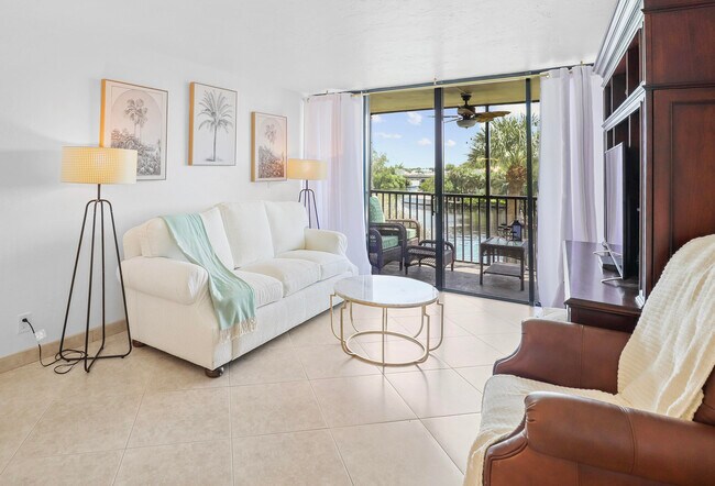 Building Photo - 13 Royal Palm Way