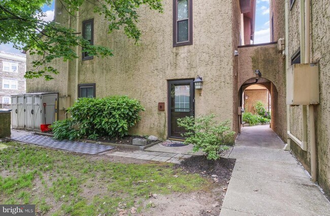 Building Photo - 20 Montgomery Ave