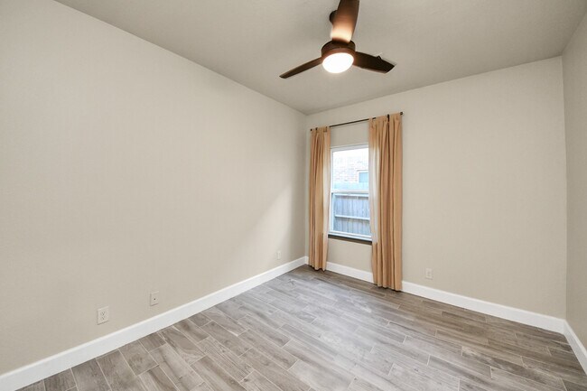 Building Photo - 18410 Avanta Cove Dr