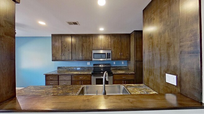 Building Photo - 16423 La Bonita Ln