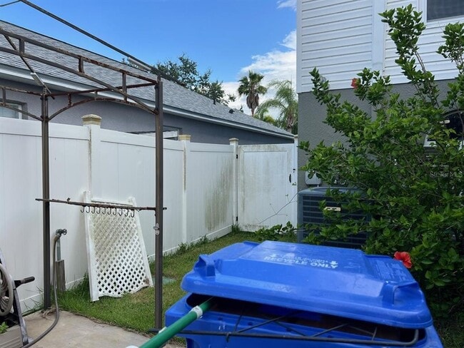 Building Photo - 10706 Opus Dr