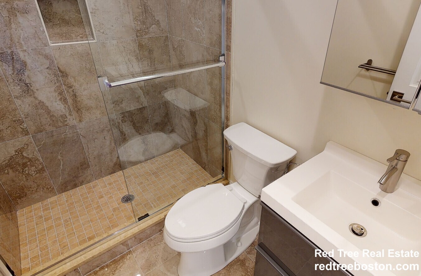 Building Photo - 1028a Commonwealth Ave