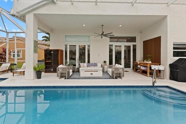 Building Photo - 10792 Queen Palm Ct