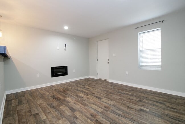 Building Photo - 510 Diuguid St