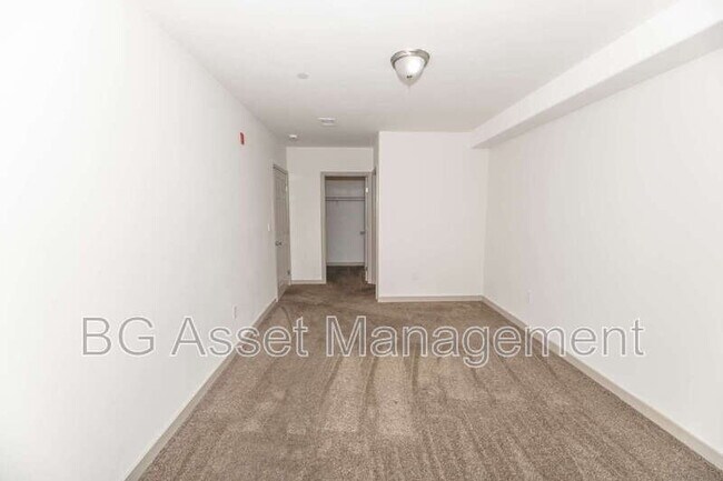 Building Photo - 1459 MacArthur Blvd