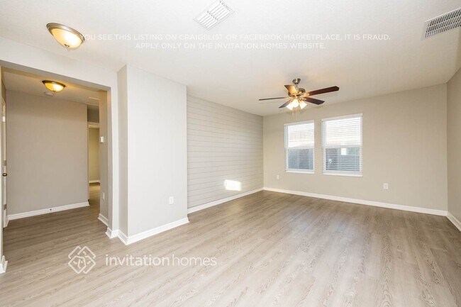 Building Photo - 10619 Laguna Plains Dr