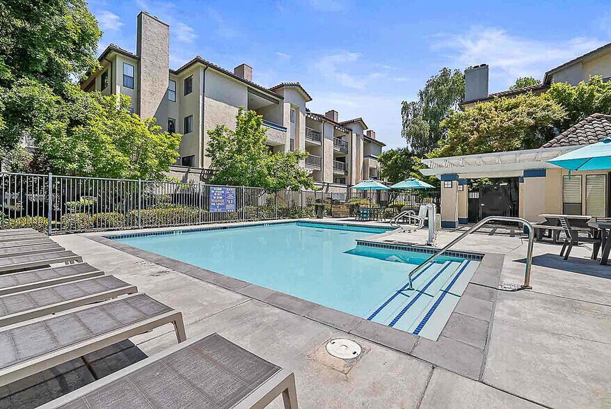 Primary Photo - Verandas