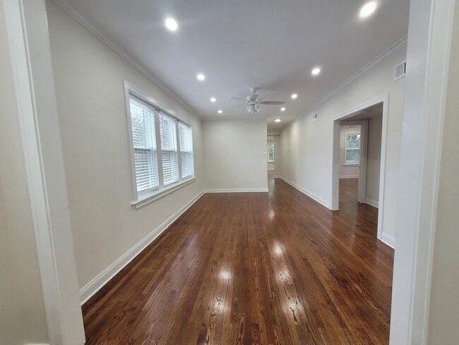 Building Photo - 7372 N Winchester Ave