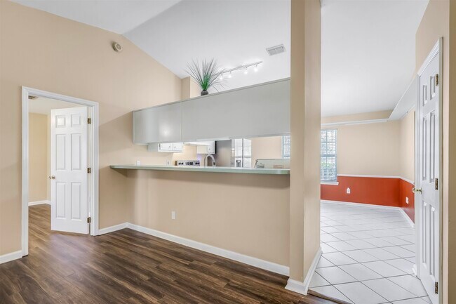 Building Photo - 8524 Bannerman Bluff Dr