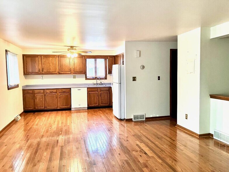 Building Photo - 6878 Nickis Ln