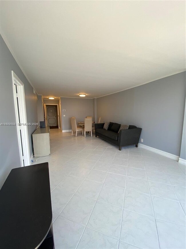 Building Photo - 2049 S Ocean Dr