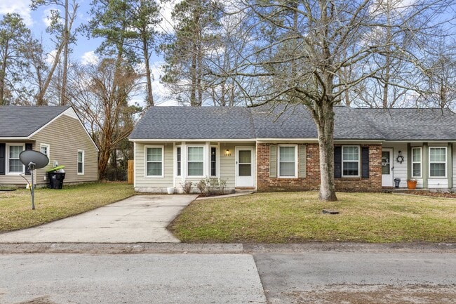 Building Photo - Duplex in Hunter's Creek