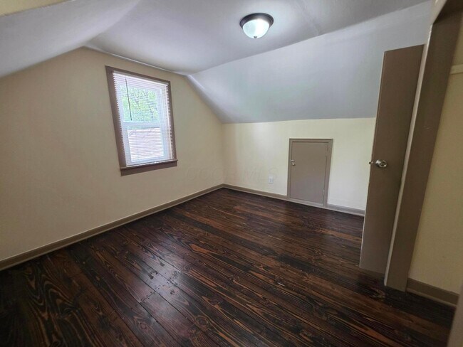 Building Photo - 1597 Koebel Rd