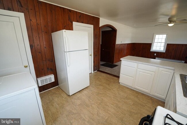 Building Photo - 8369 Nylon Ave