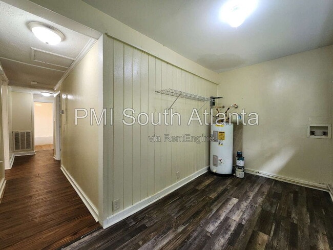 Building Photo - 348 N 17th St