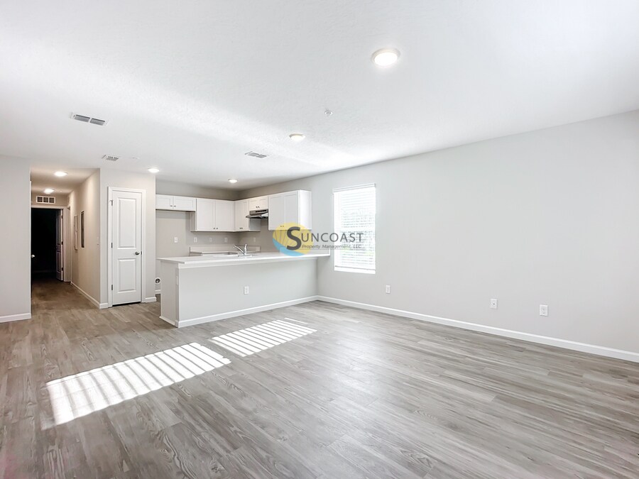 Building Photo - 6427 Breezy Oaks Wy