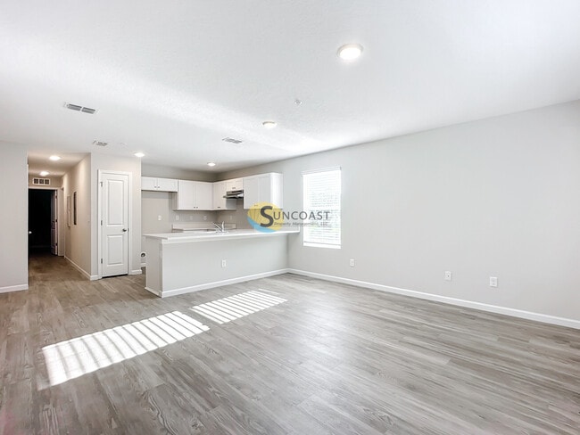 Building Photo - 6451 Breezy Oaks Way