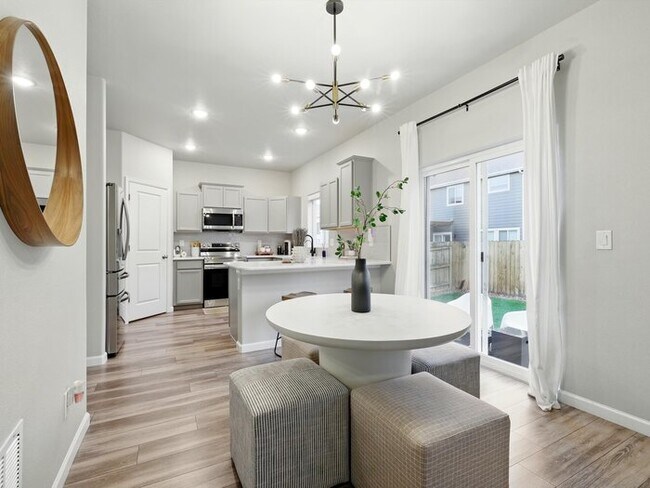 Building Photo - 10488 Castor Dr