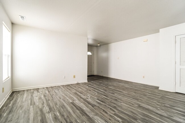 Building Photo - Coming Soon! 3 Bedroom Single Family Home