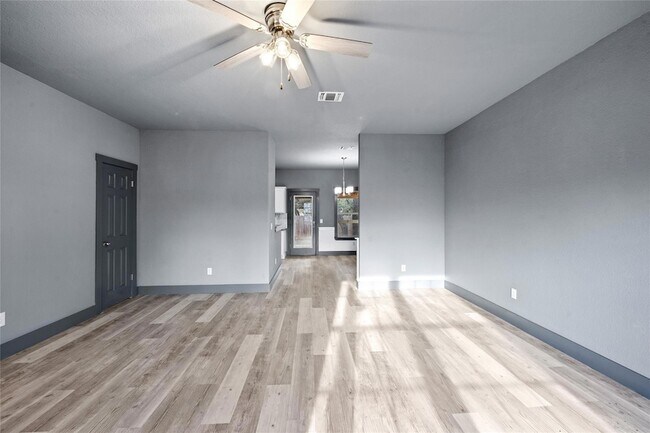 Building Photo - 38 Deer Ridge Rd