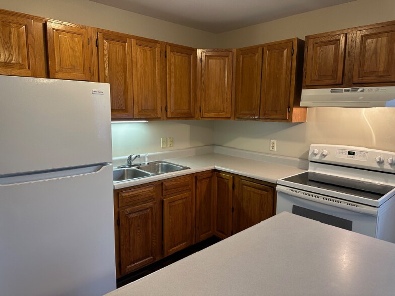 Building Photo - 2 Brickyard Rd