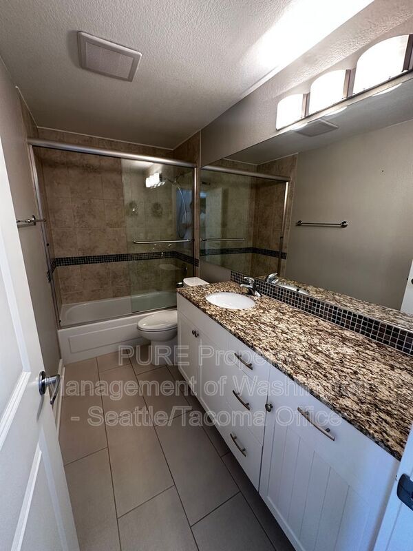 Building Photo - 3008 N Narrows Dr