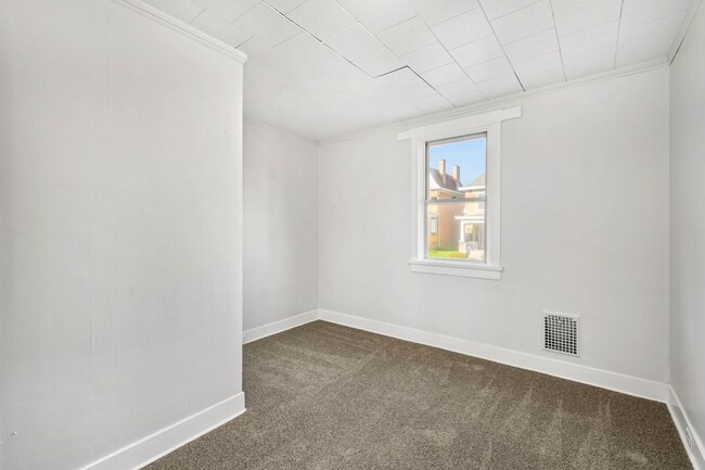 Building Photo - Stunning 3 bedroom home in Bon Air available September 1!