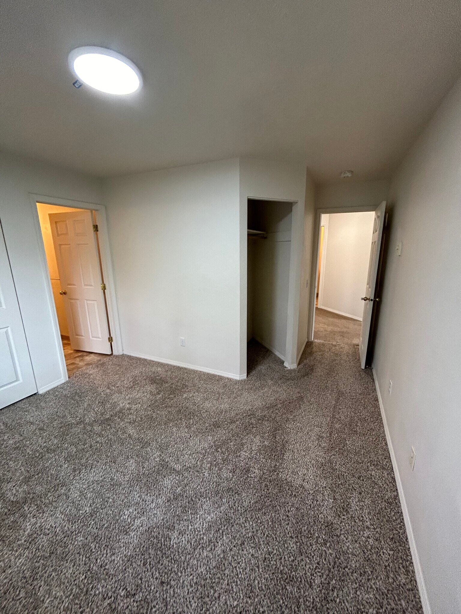 Master bedroom - 220 E Mission Ave