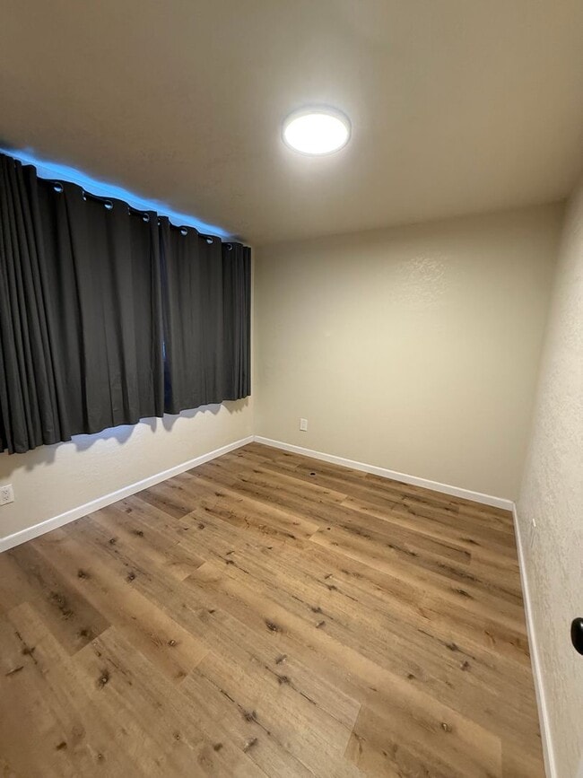 Building Photo - Beautifully renovated 2 bed/1 bath