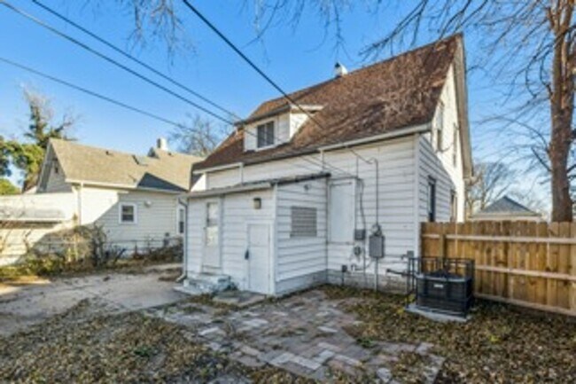 Building Photo - Spacious 4-Bedroom Home in South Wichita - Close to Downtown with a Large Backyard