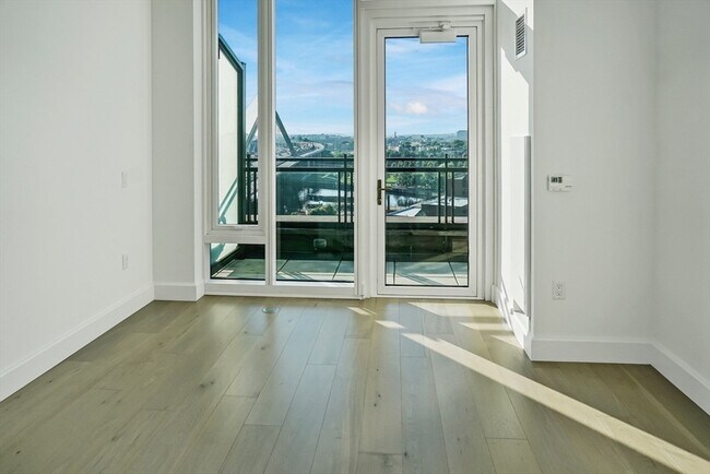 Building Photo - 100 Lovejoy Pl