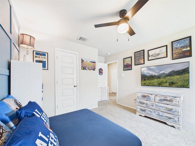 Building Photo - 11020 33rd Ave N