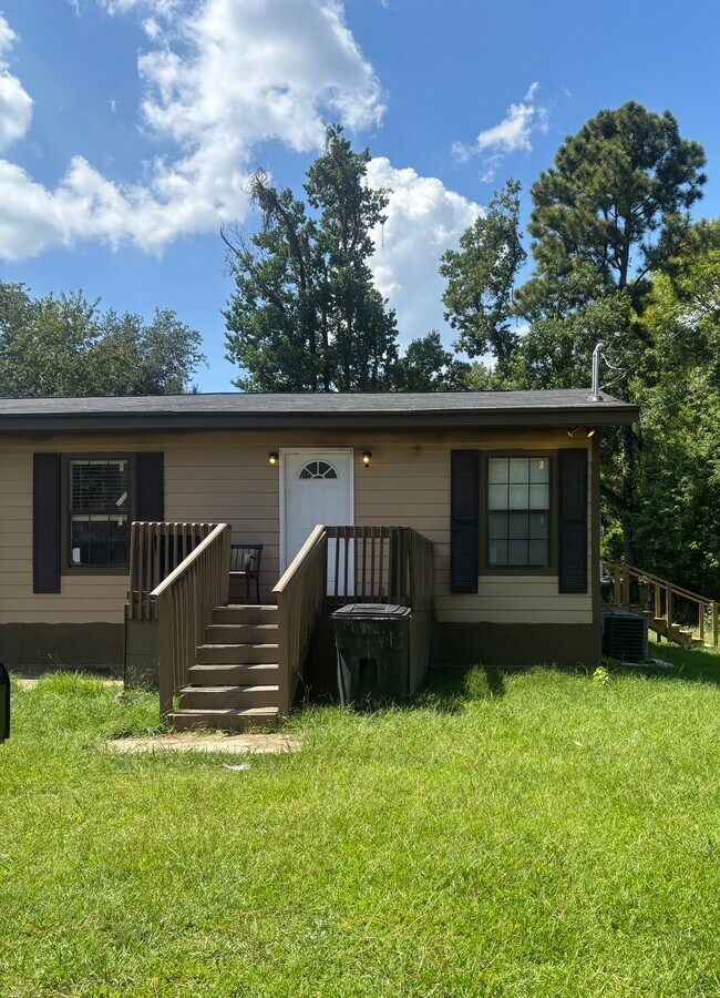 Building Photo - 317 Glen Rose Dr